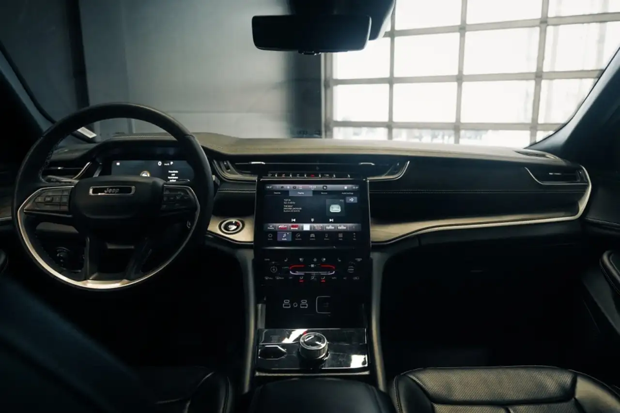 Jeep Grand Cherokee снимка Jeep Grand Cherokee