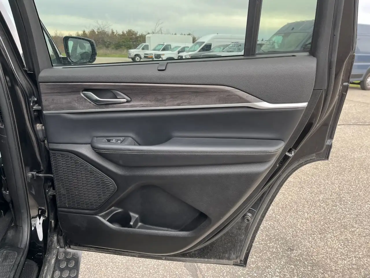 Jeep Grand Cherokee снимка Jeep Grand Cherokee