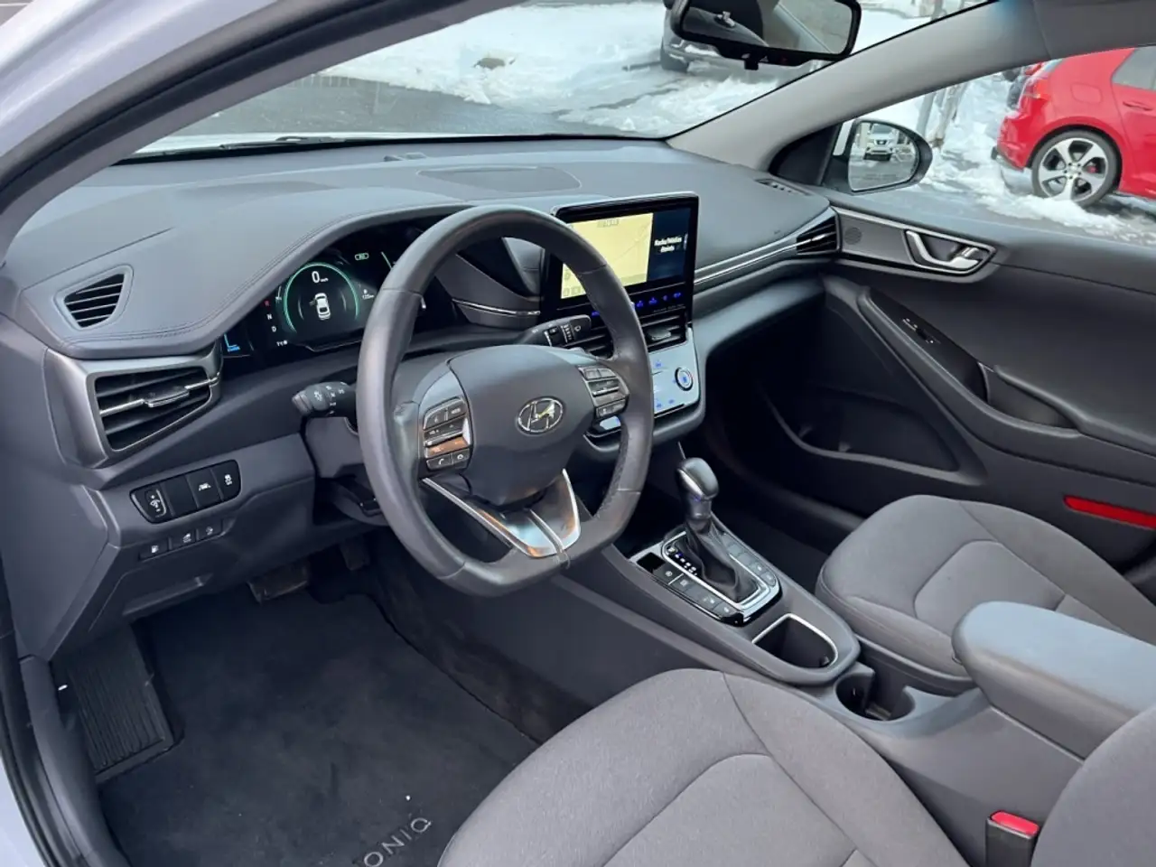 Hyundai IONIQ снимка Hyundai IONIQ