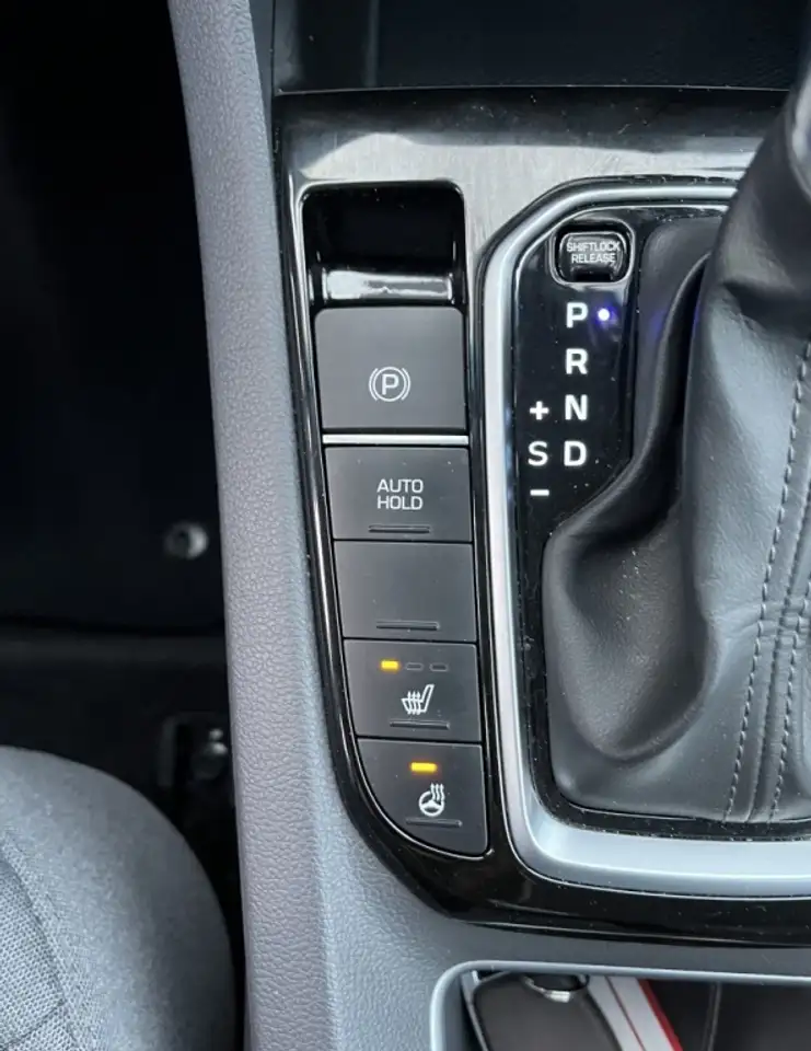 Hyundai IONIQ снимка Hyundai IONIQ