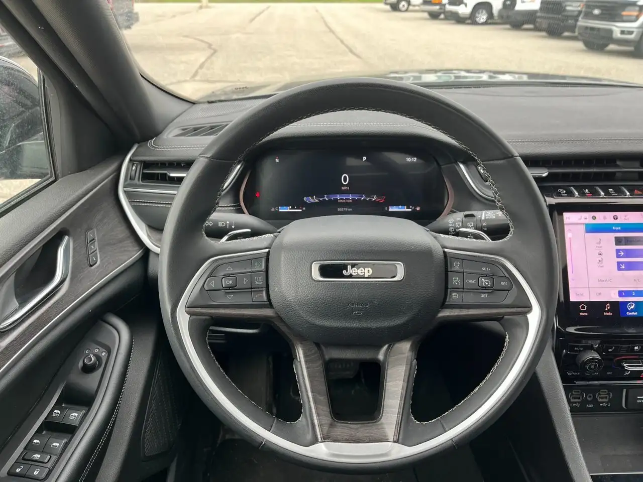 Jeep Grand Cherokee снимка Jeep Grand Cherokee