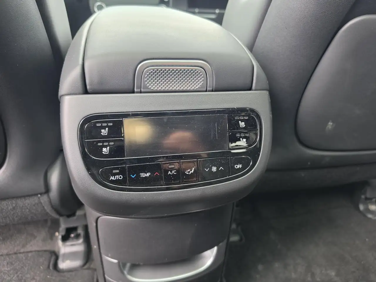Hyundai IONIQ 9 снимка Hyundai IONIQ 9