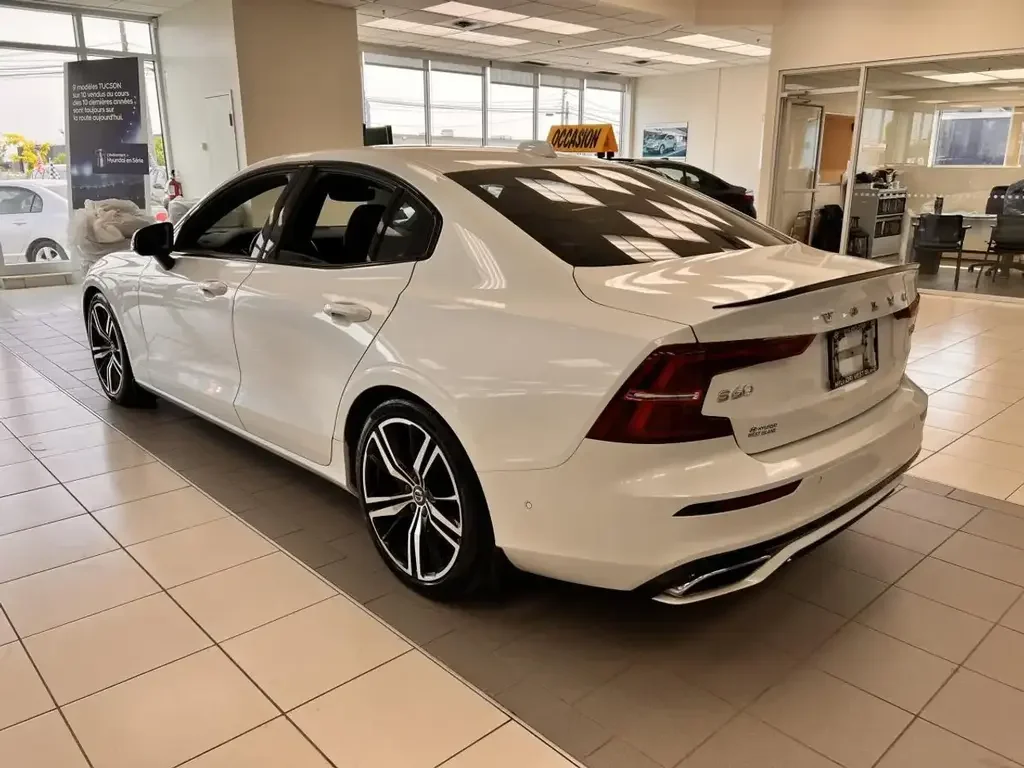 Volvo S60 снимка Volvo S60