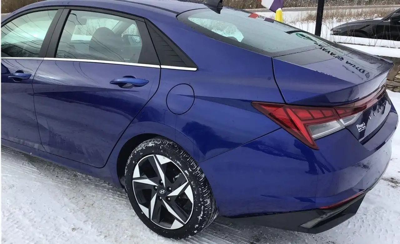 Hyundai ELANTRA снимка Hyundai ELANTRA