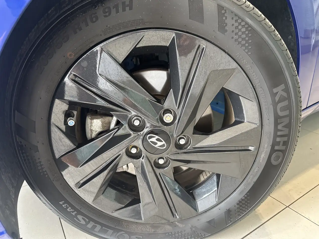 Hyundai ELANTRA снимка Hyundai ELANTRA
