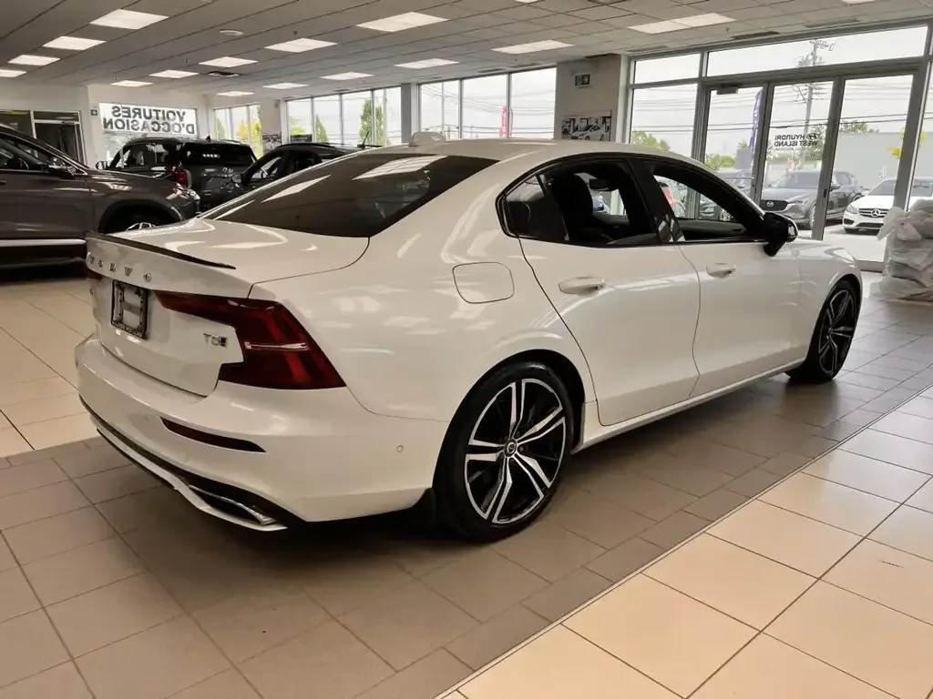 Volvo S60 снимка Volvo S60