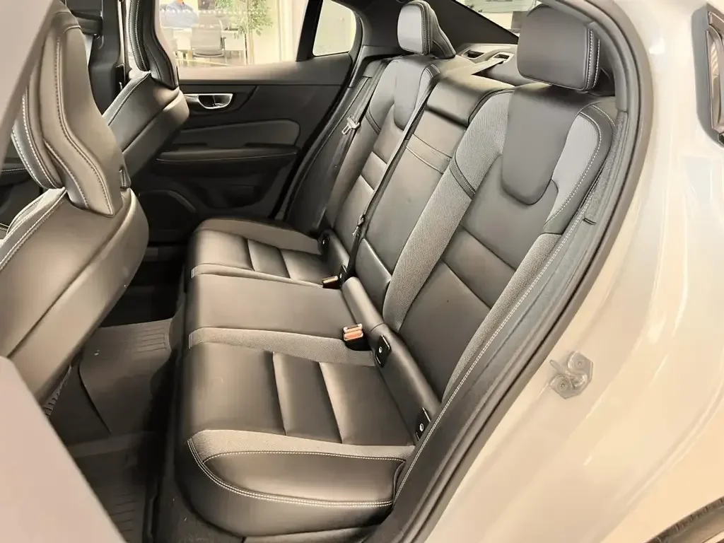 Volvo S60 снимка Volvo S60