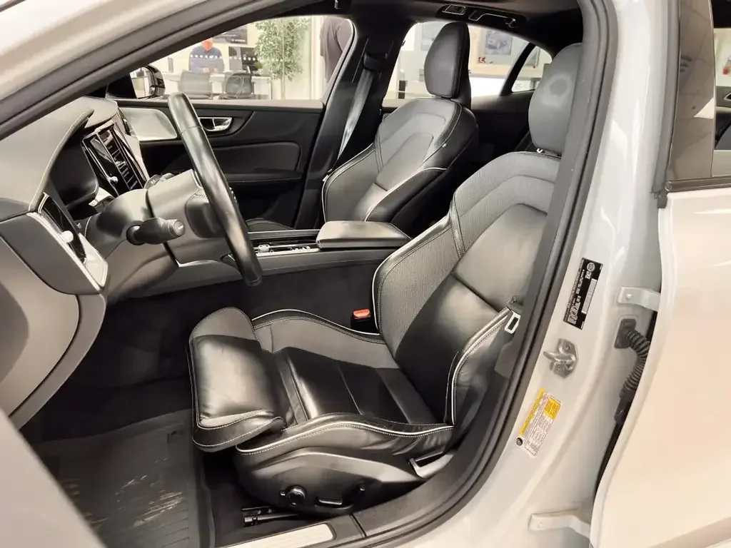 Volvo S60 снимка Volvo S60