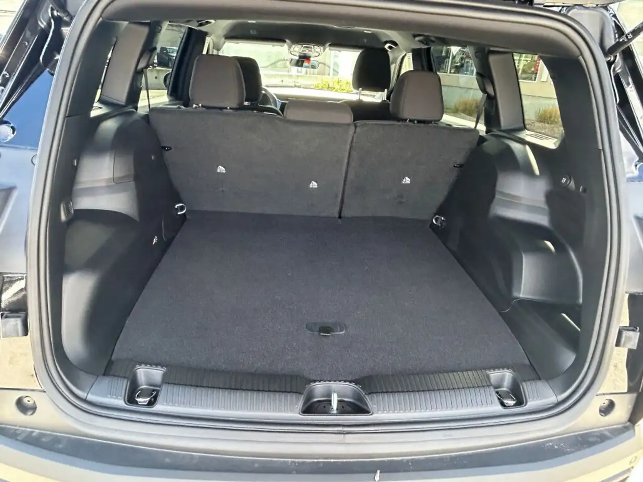 Jeep Cherokee снимка Jeep Cherokee