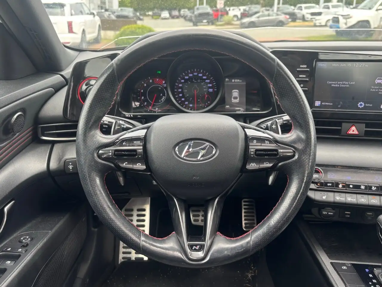 Hyundai ELANTRA photo Hyundai ELANTRA