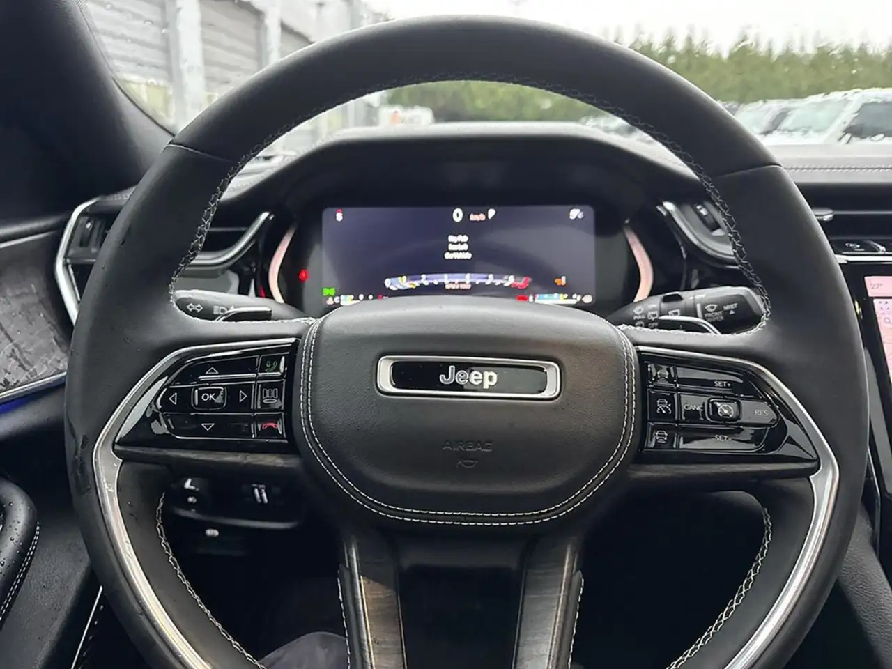 Jeep Grand Cherokee снимка Jeep Grand Cherokee