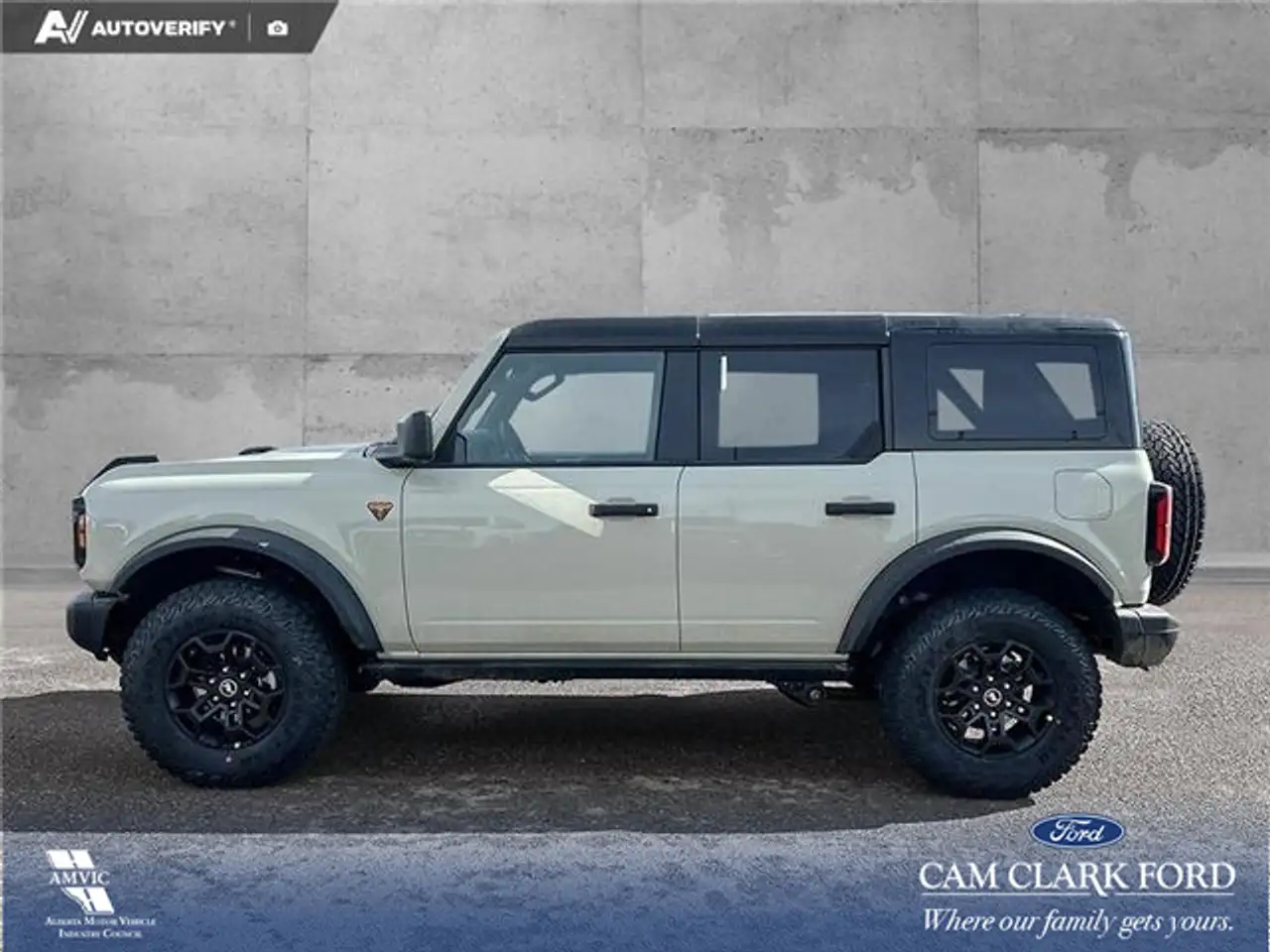 Ford Bronco photo Ford Bronco