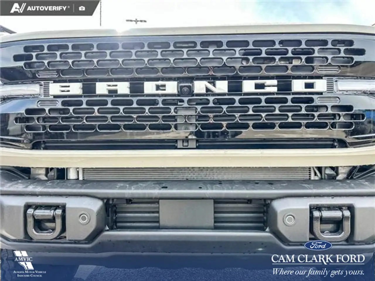 Ford Bronco photo Ford Bronco