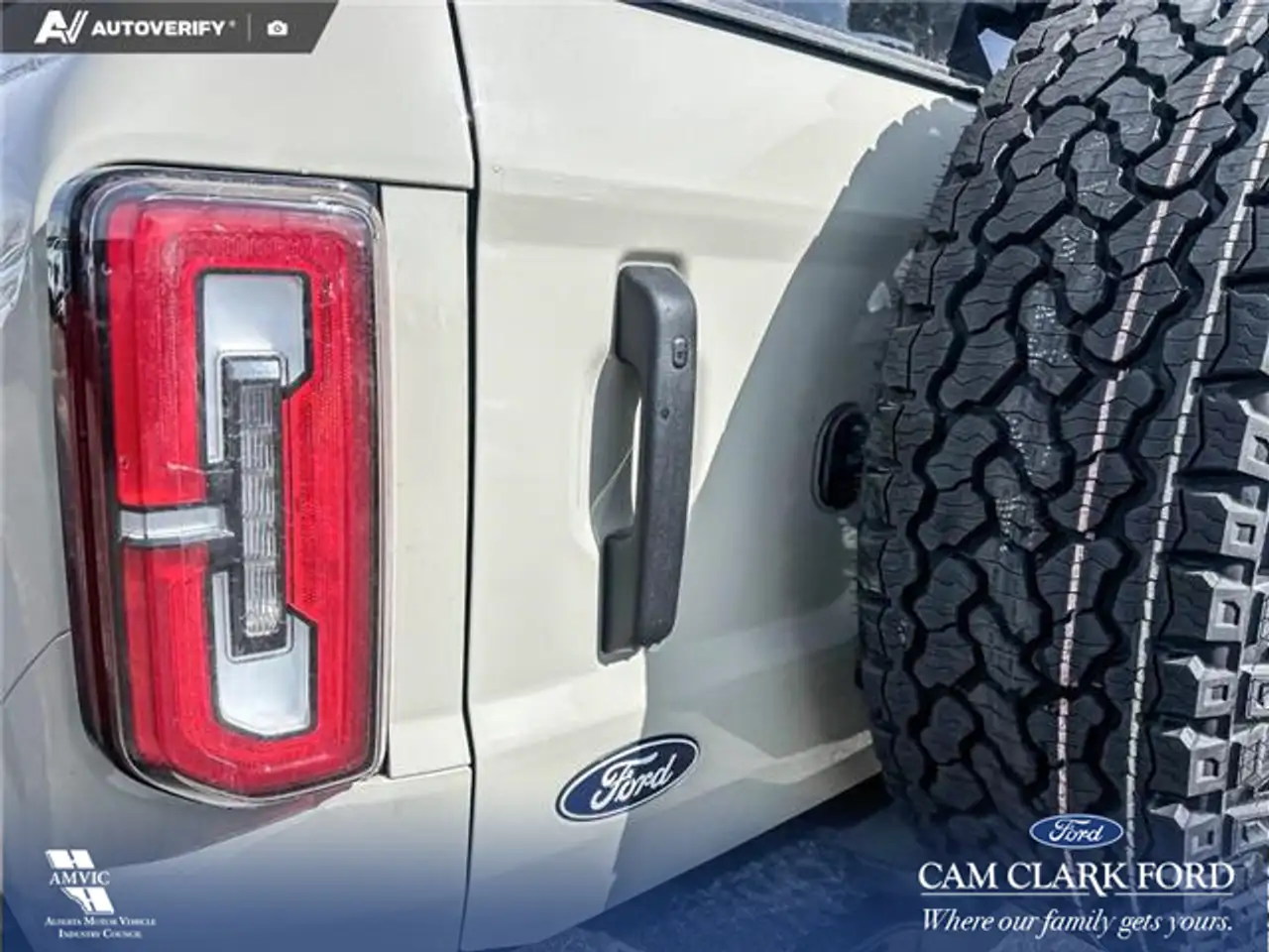 Ford Bronco photo Ford Bronco