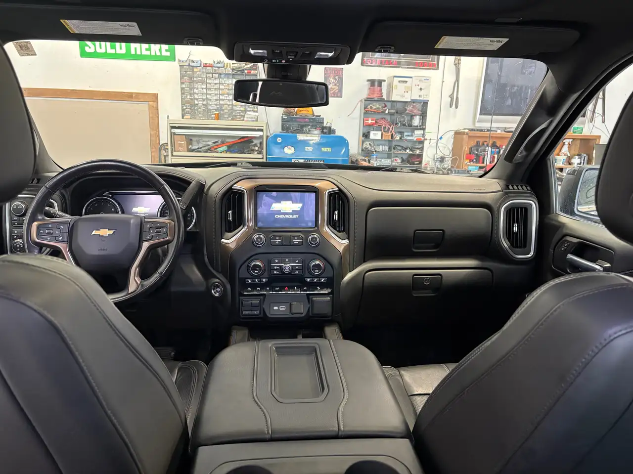 Chevrolet Silverado 1500 снимка Chevrolet Silverado 1500