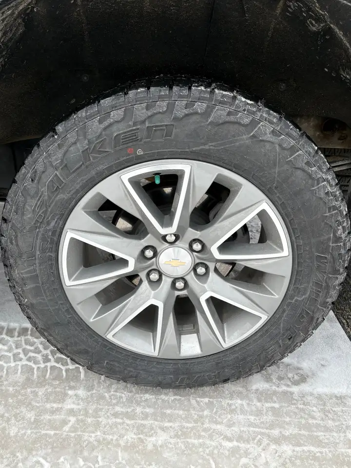 Chevrolet Silverado 1500 снимка Chevrolet Silverado 1500