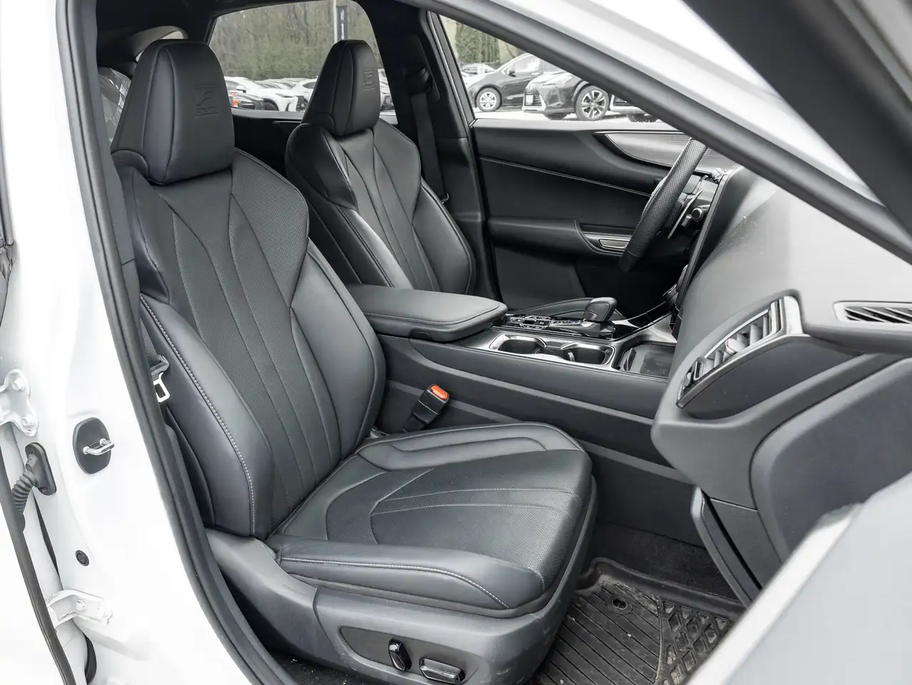 Lexus NX снимка Lexus NX