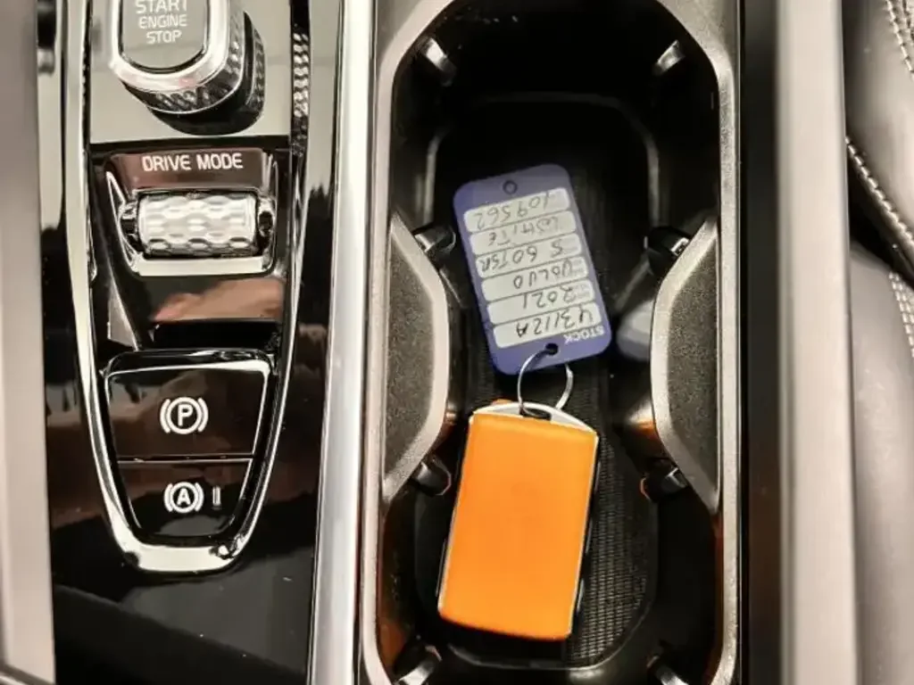 Volvo S60 снимка Volvo S60