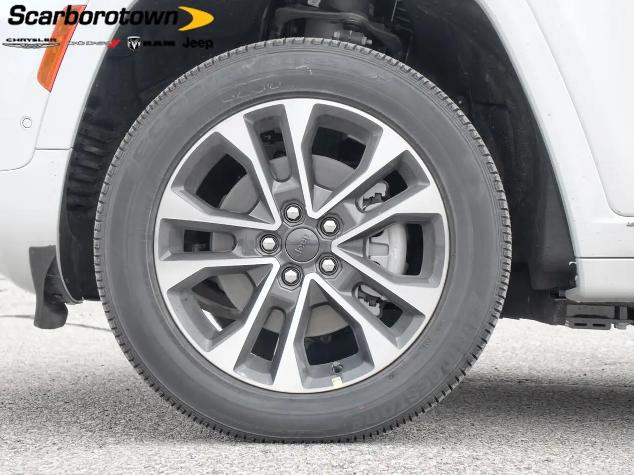 Jeep Grand Cherokee снимка Jeep Grand Cherokee