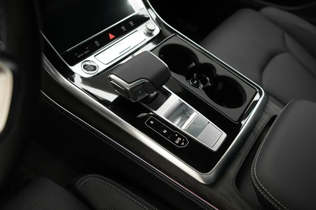 Audi Q8 fotografie Audi Q8