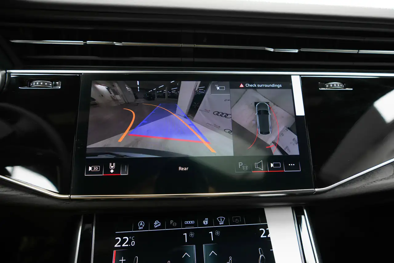 Audi Q8 fotografie Audi Q8
