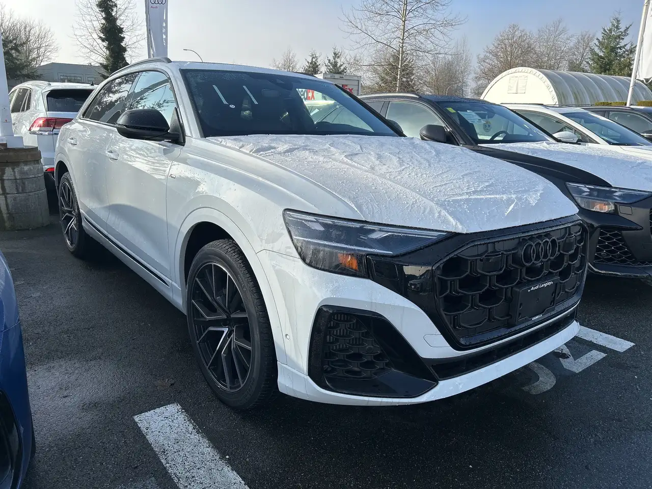 Audi Q8 снимка Audi Q8