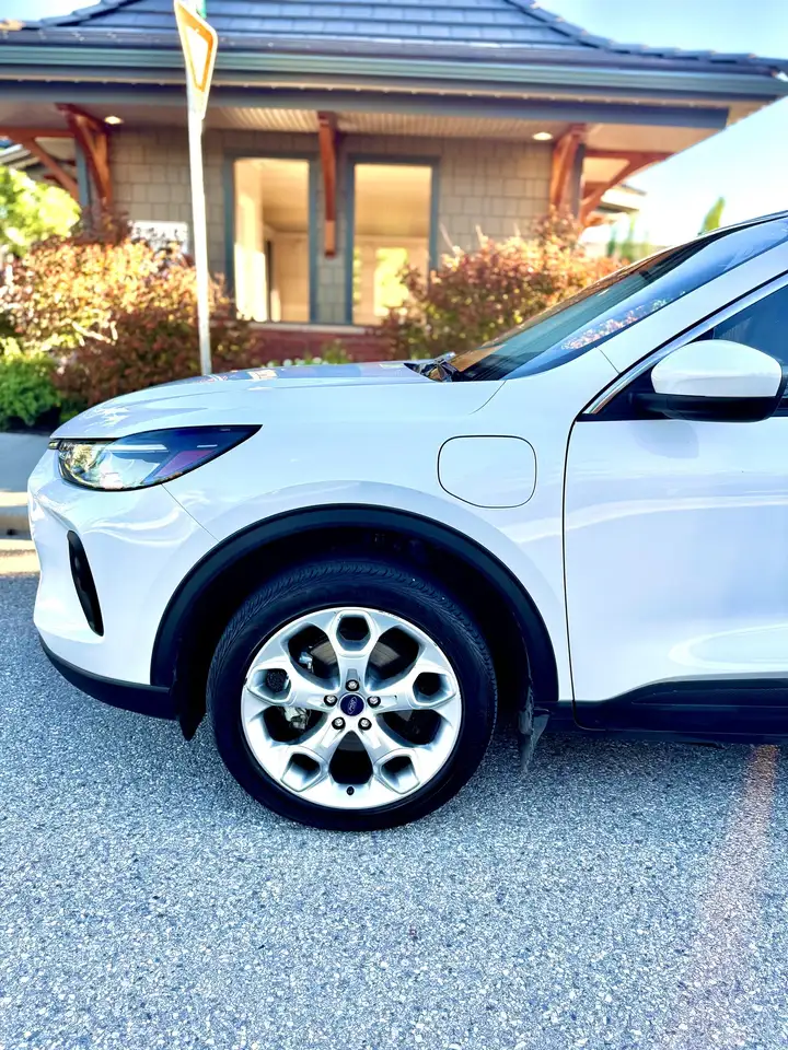 Ford Escape снимка Ford Escape