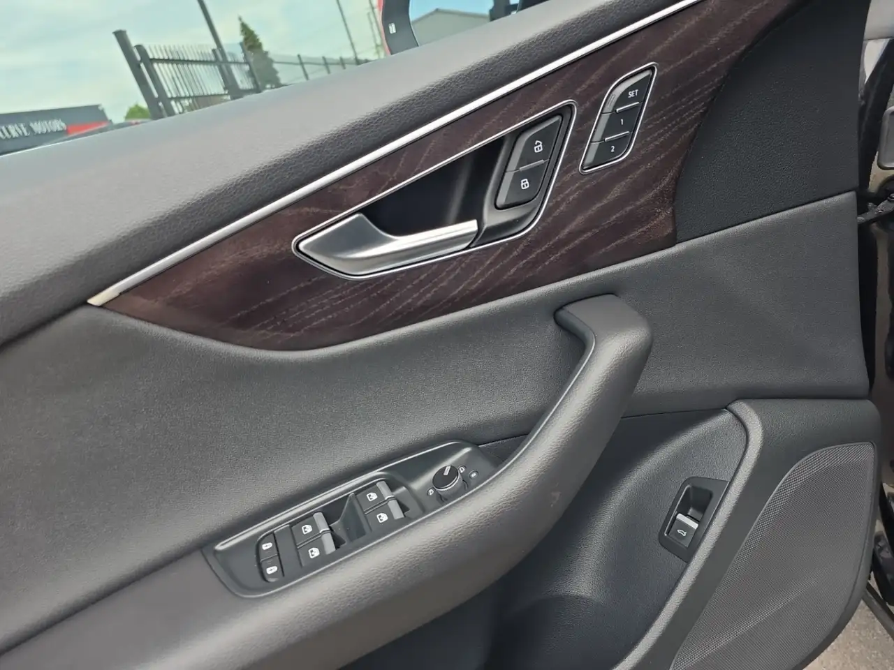Audi Q8 photo Audi Q8
