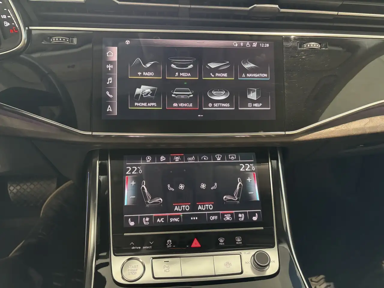 Audi Q8 photo Audi Q8