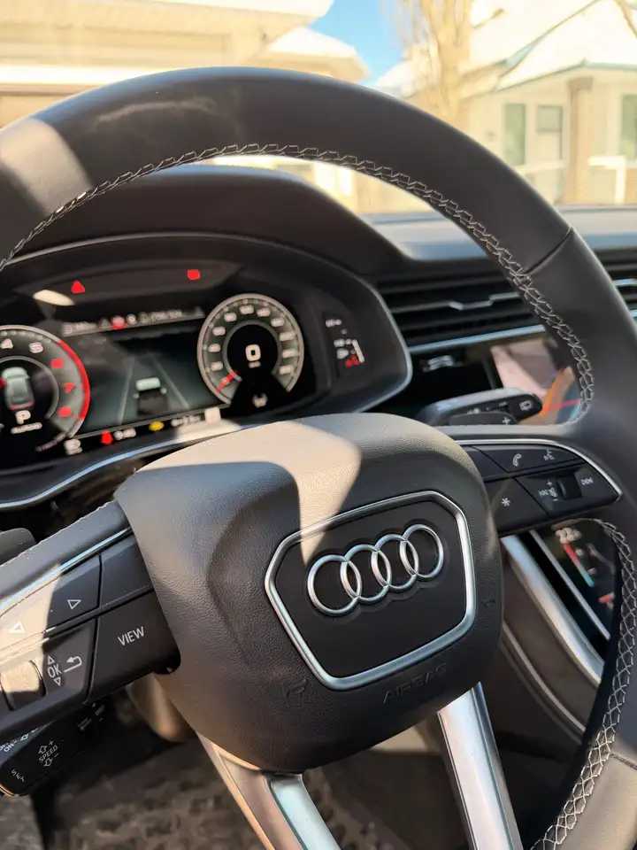 Audi Q8 снимка Audi Q8