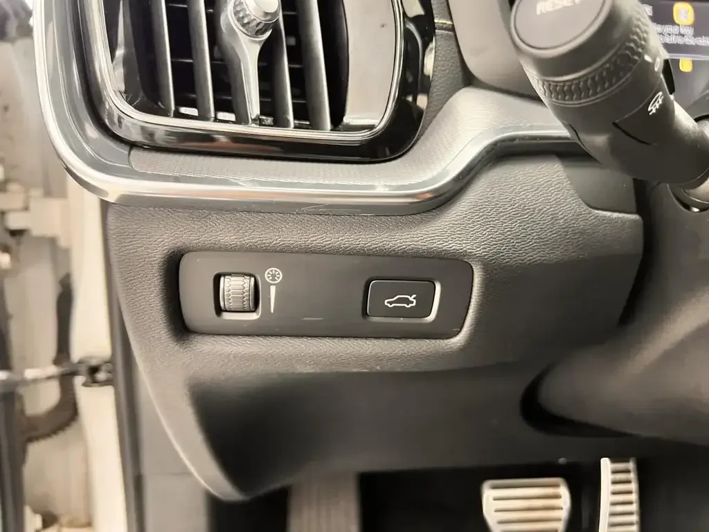 Volvo S60 снимка Volvo S60