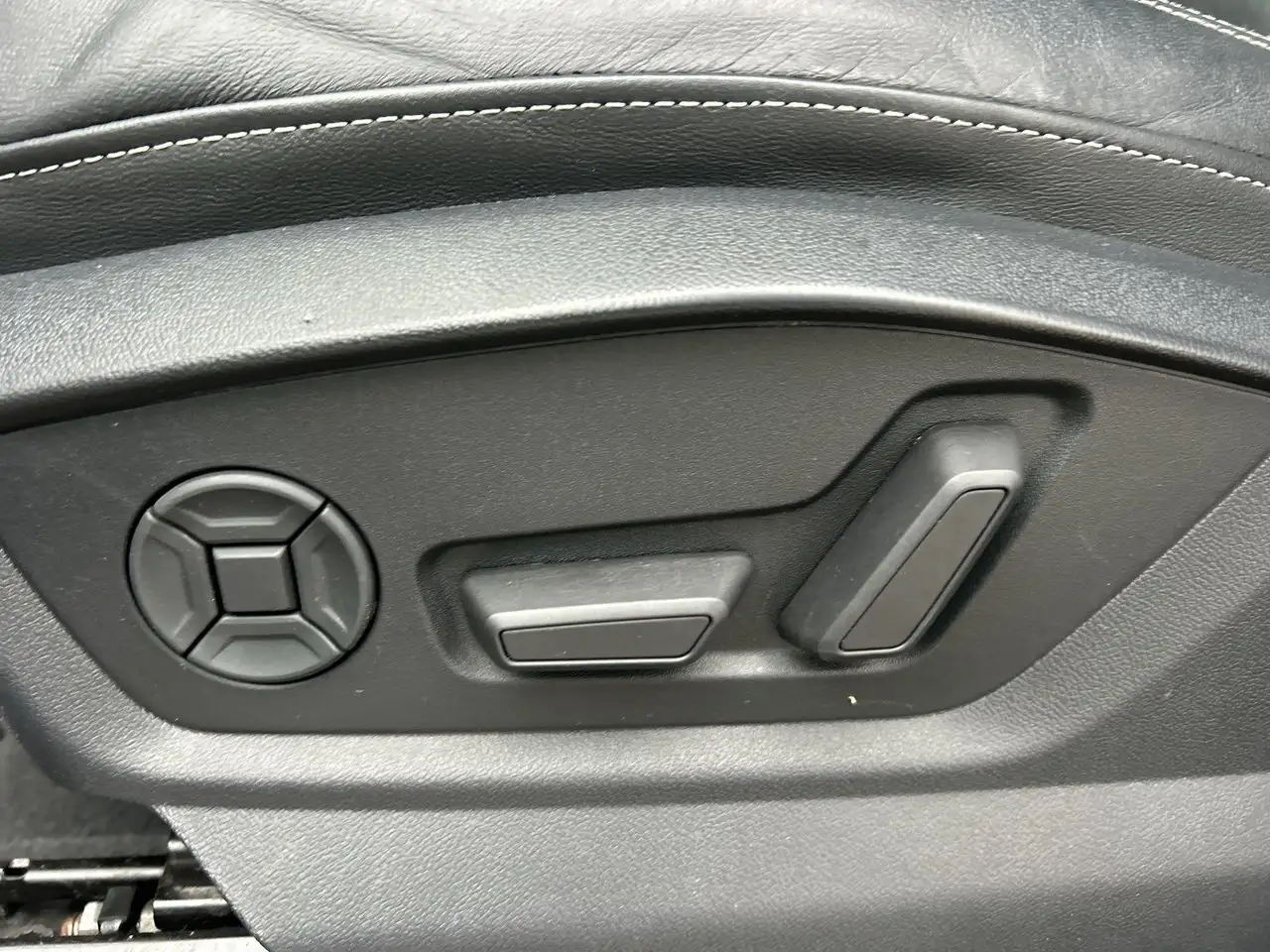 Audi Q8 снимка Audi Q8