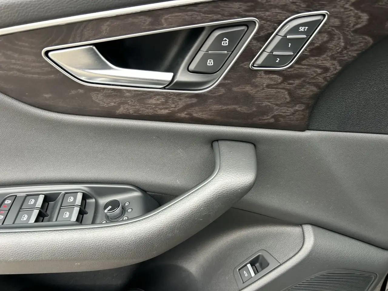 Audi Q8 снимка Audi Q8