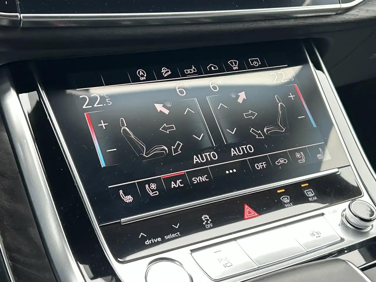 Audi Q8 снимка Audi Q8