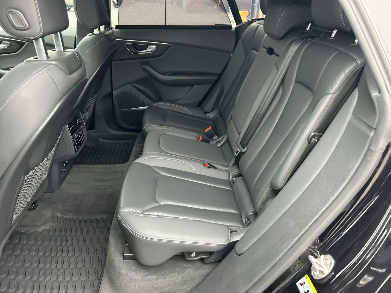 Audi Q8 снимка Audi Q8
