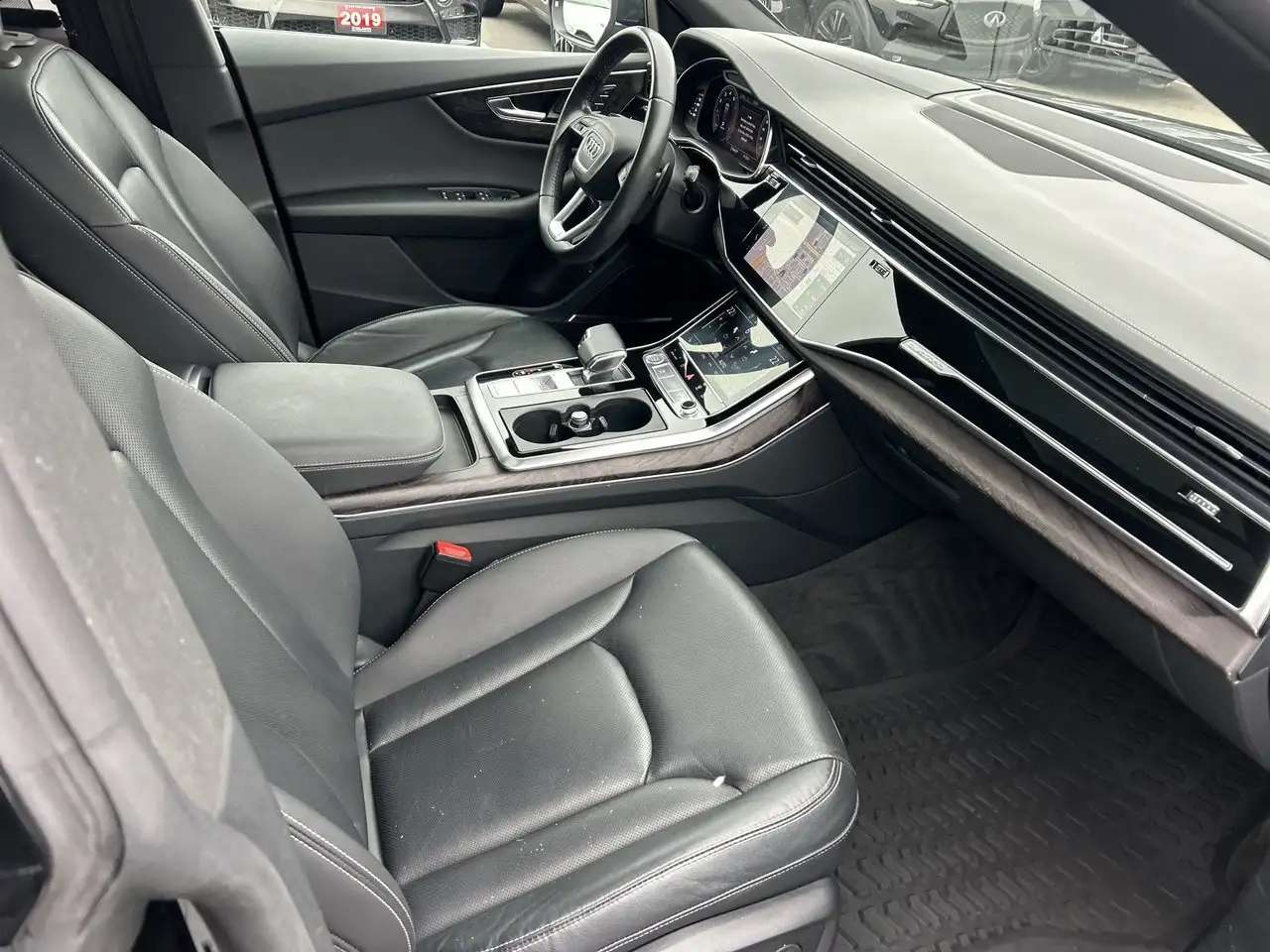 Audi Q8 снимка Audi Q8