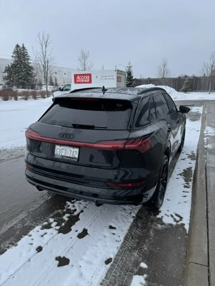 Audi e-tron photo Audi e-tron