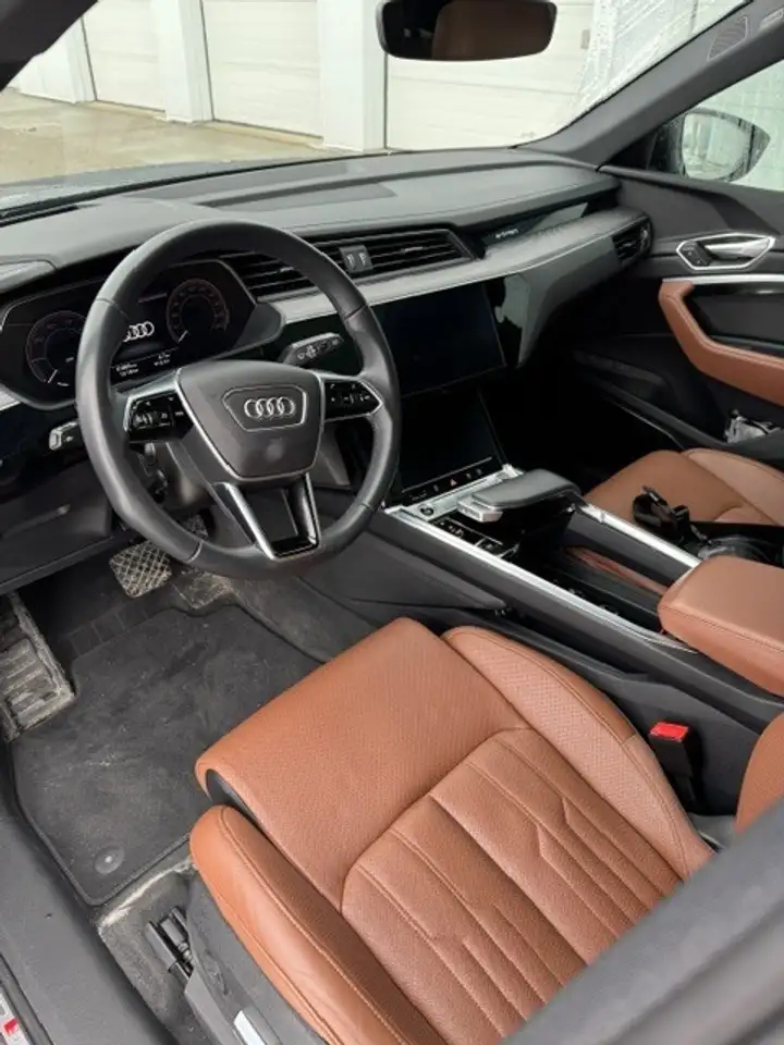 Audi e-tron photo Audi e-tron