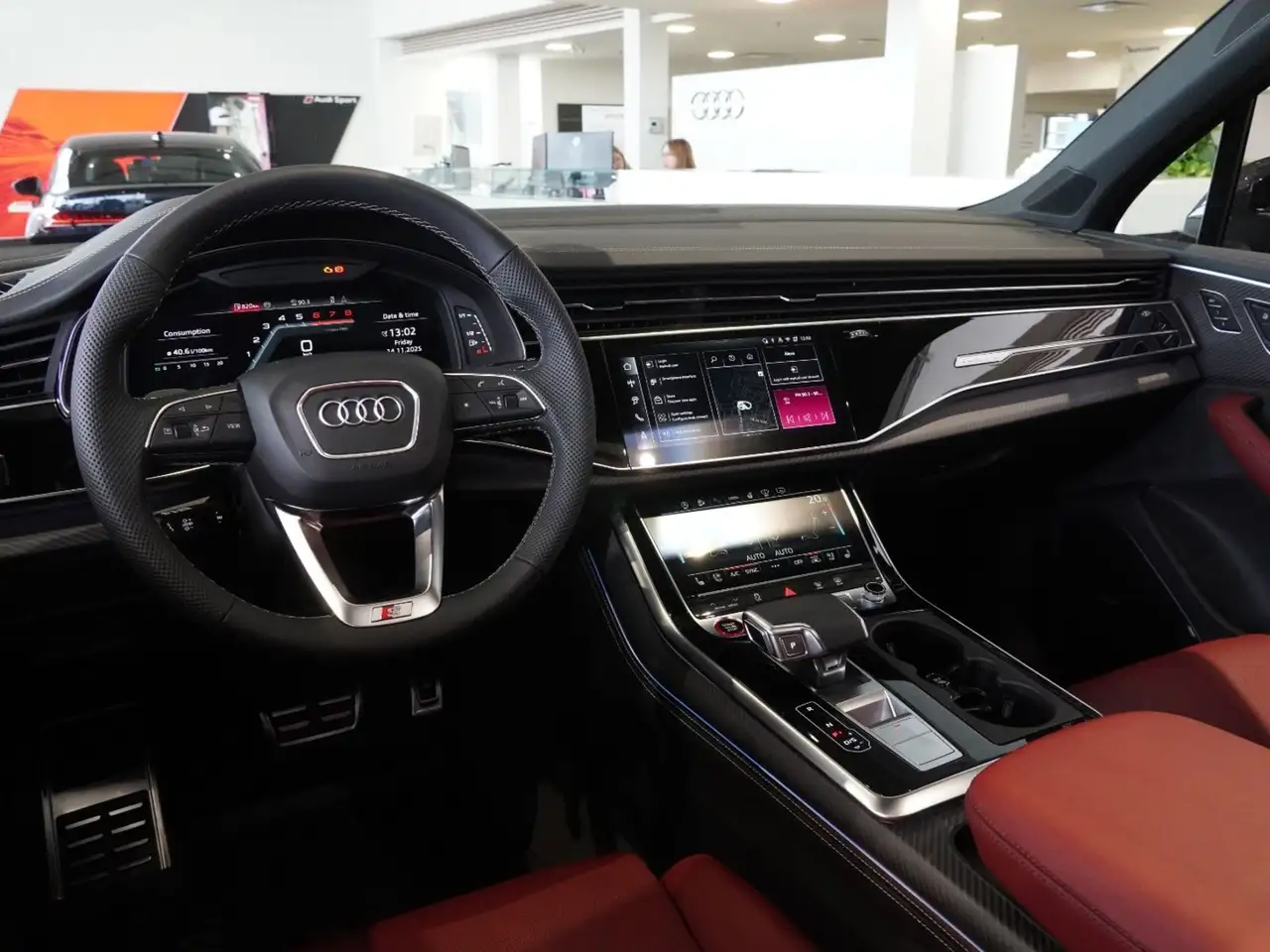 Audi SQ7 photo Audi SQ7