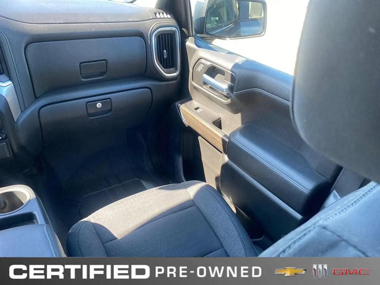 Chevrolet Silverado 1500 снимка Chevrolet Silverado 1500