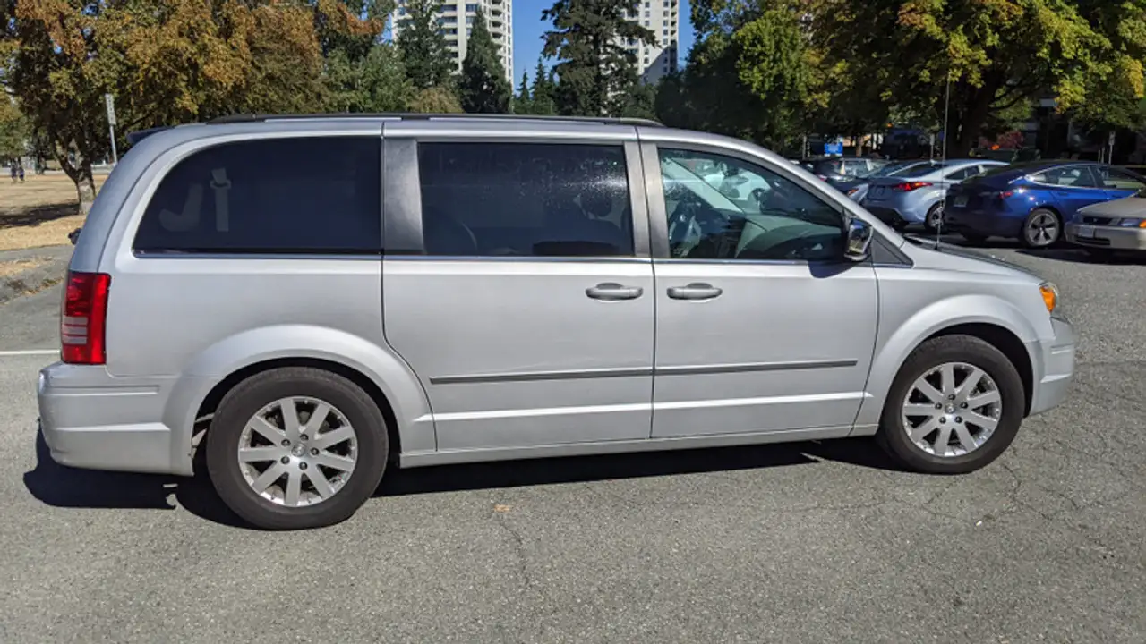 Chrysler Town & Country снимка Chrysler Town & Country