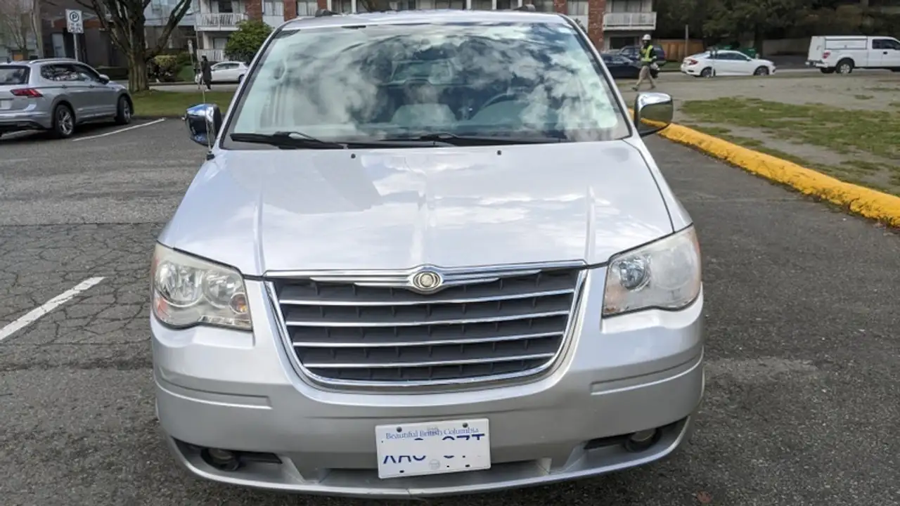 Chrysler Town & Country снимка Chrysler Town & Country