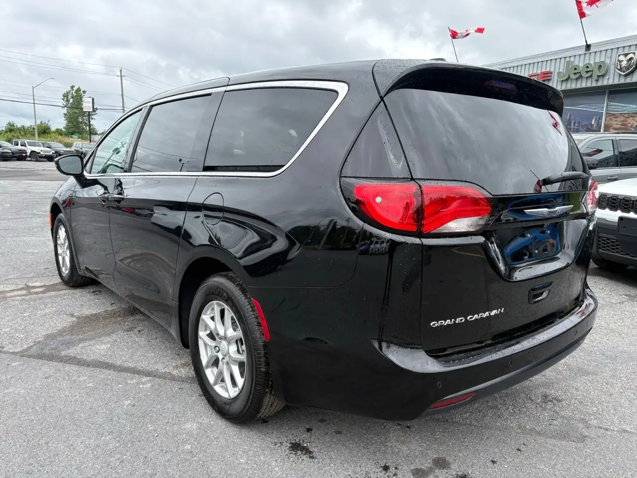 Chrysler Grand Caravan снимка Chrysler Grand Caravan