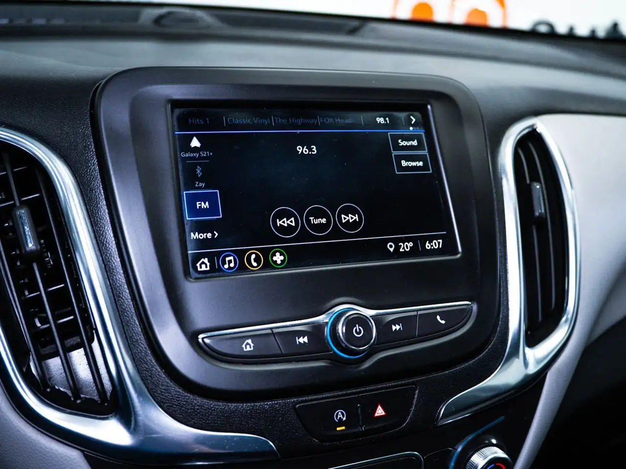 Chevrolet Equinox photo Chevrolet Equinox
