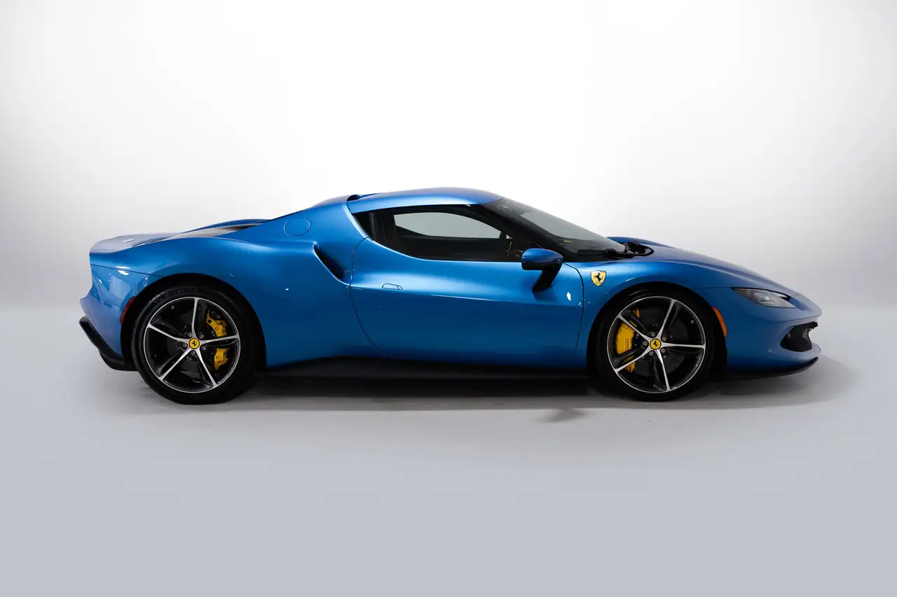 Ferrari 296 GTB снимка Ferrari 296 GTB