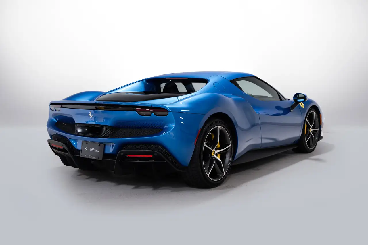 Ferrari 296 GTB снимка Ferrari 296 GTB