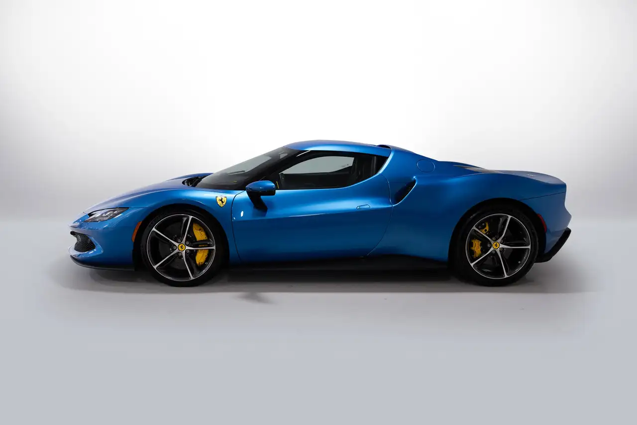 Ferrari 296 GTB снимка Ferrari 296 GTB