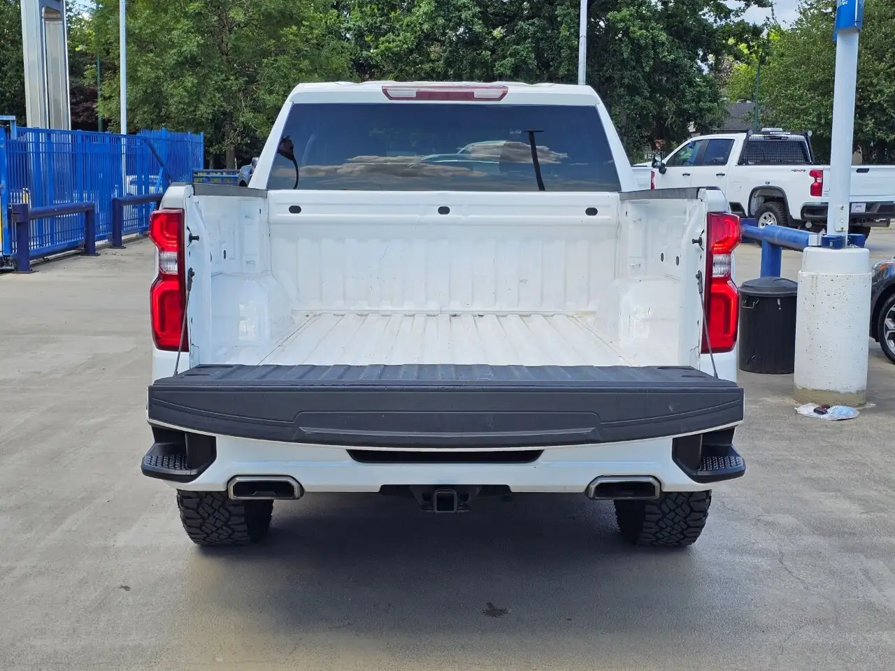 Chevrolet Silverado 1500 photo Chevrolet Silverado 1500