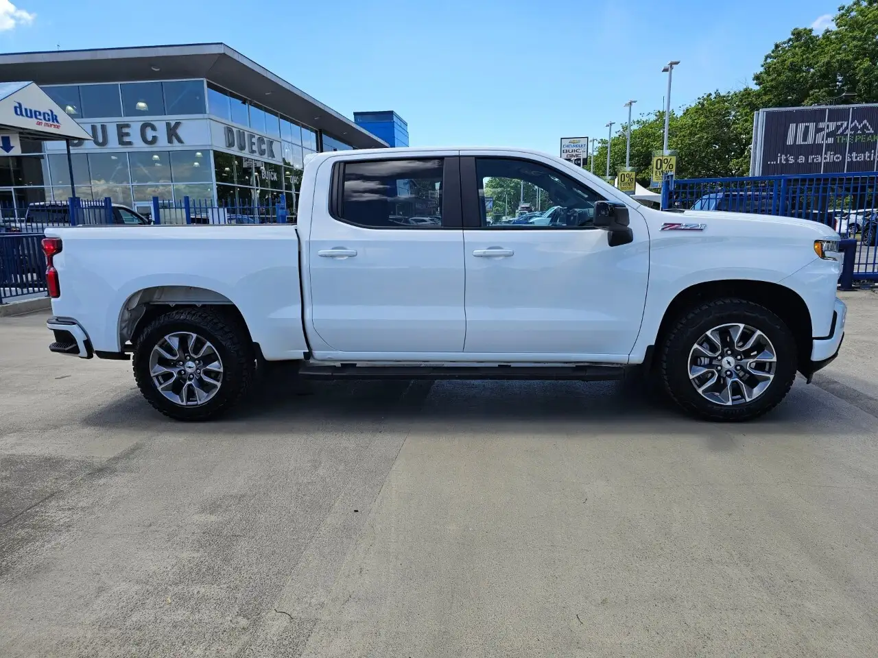 Chevrolet Silverado 1500 photo Chevrolet Silverado 1500