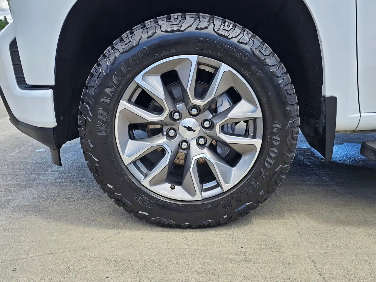 Chevrolet Silverado 1500 photo Chevrolet Silverado 1500